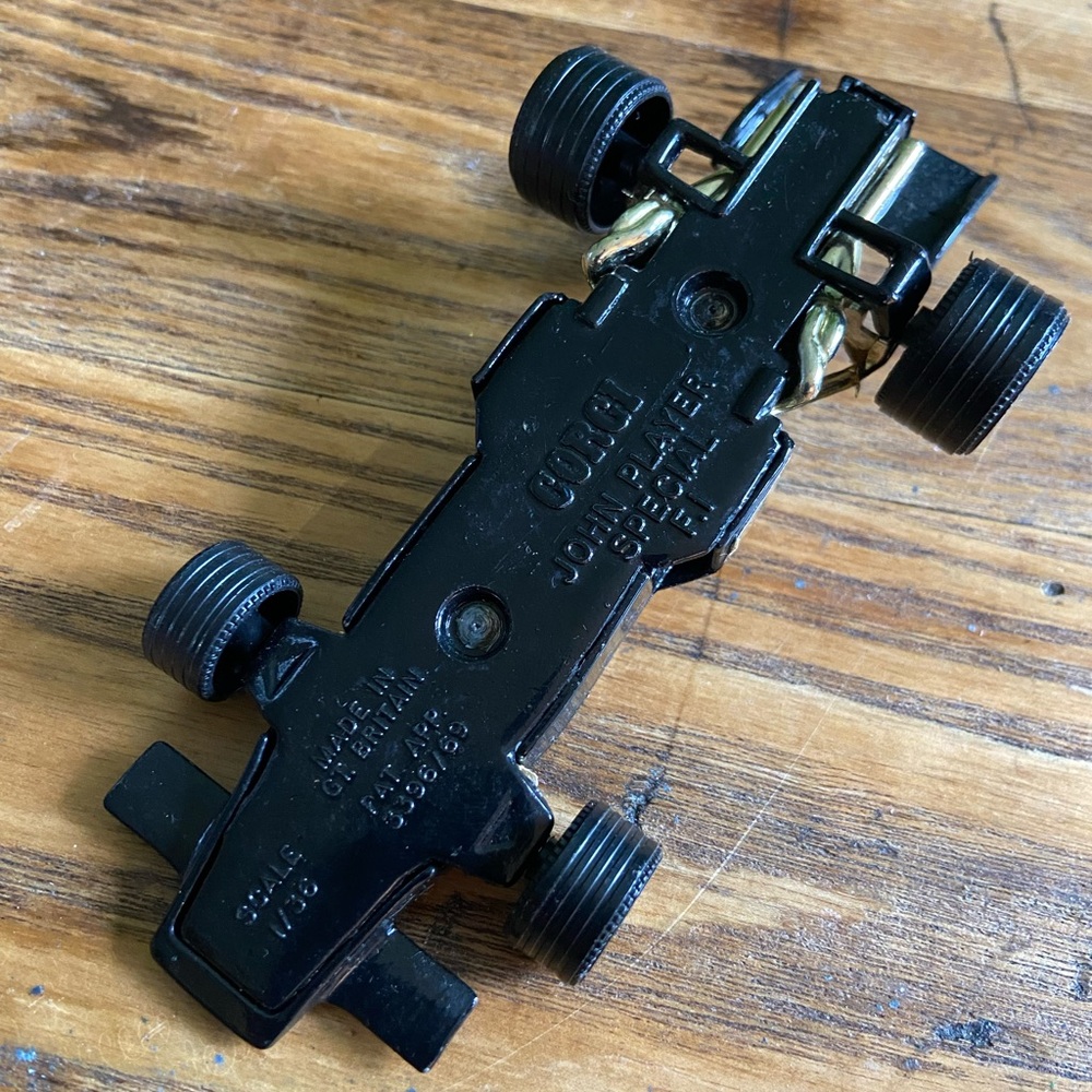 Corgi - Picture 4 of 4